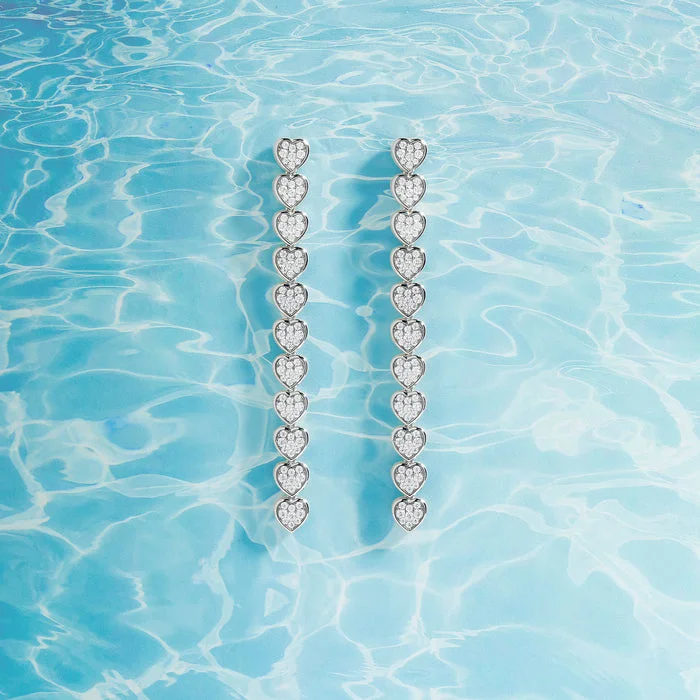 Boucles d'oreilles pendantes APM Monaco coeur en argent plaqué or 18k, réf. AE14217OX vue 2