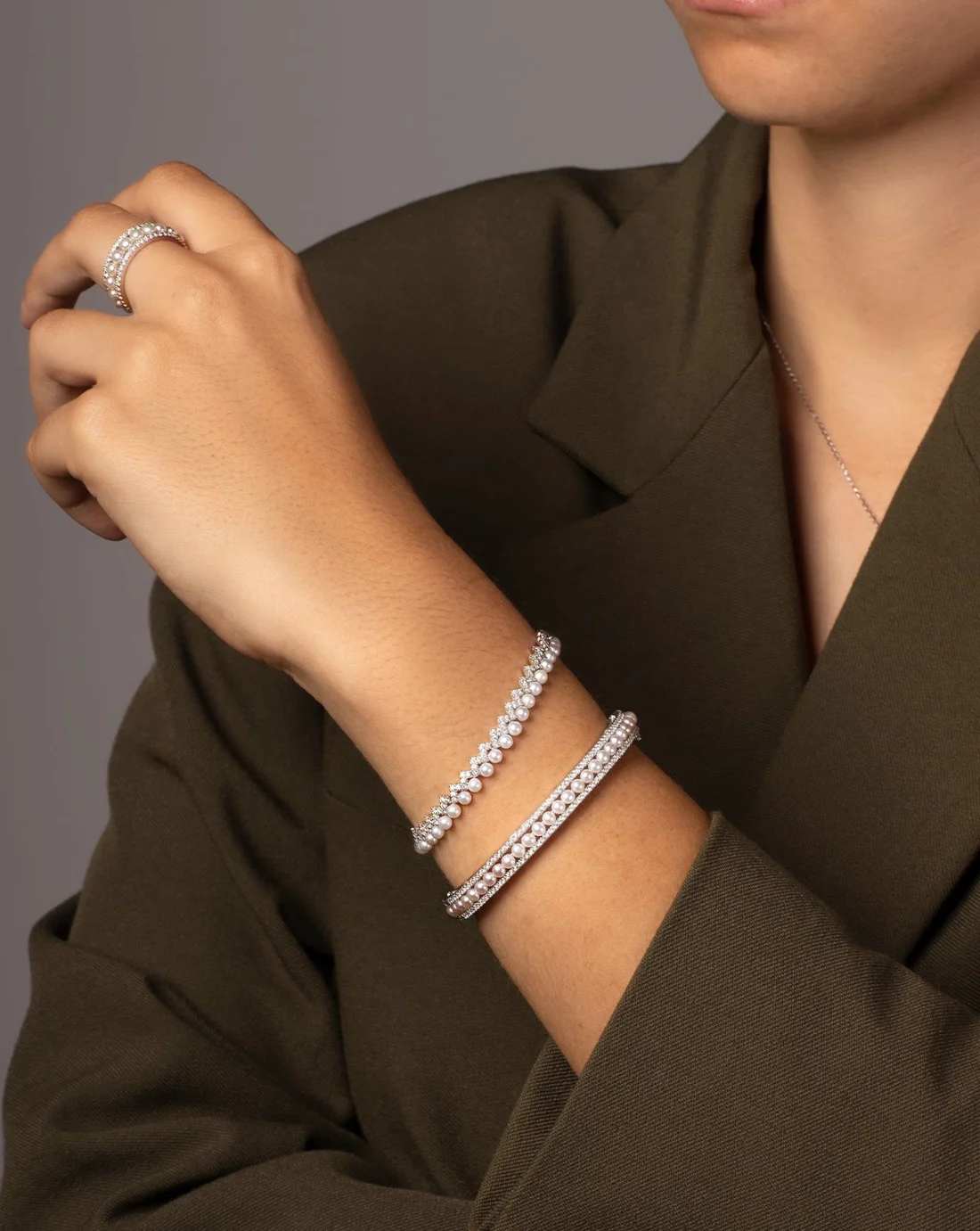 Bracelet ajustable pour femme APM Monaco AB4168XPL en argent massif avec perles de nacre vue 2