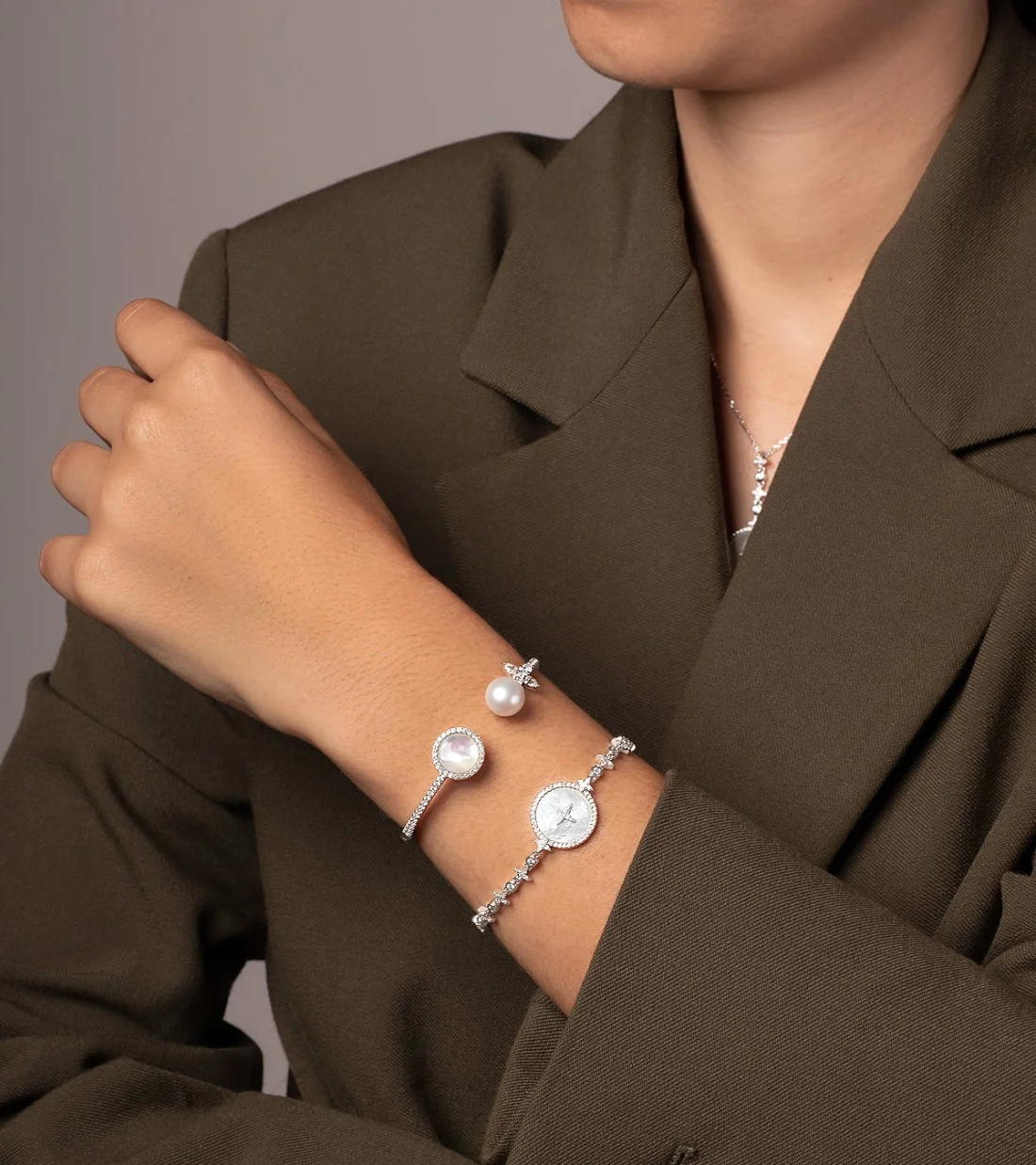 Bracelet femme APM Monaco ajustable en argent 925, étoile zirconium et nacre rose - Réf. AB3582XNA vue 2