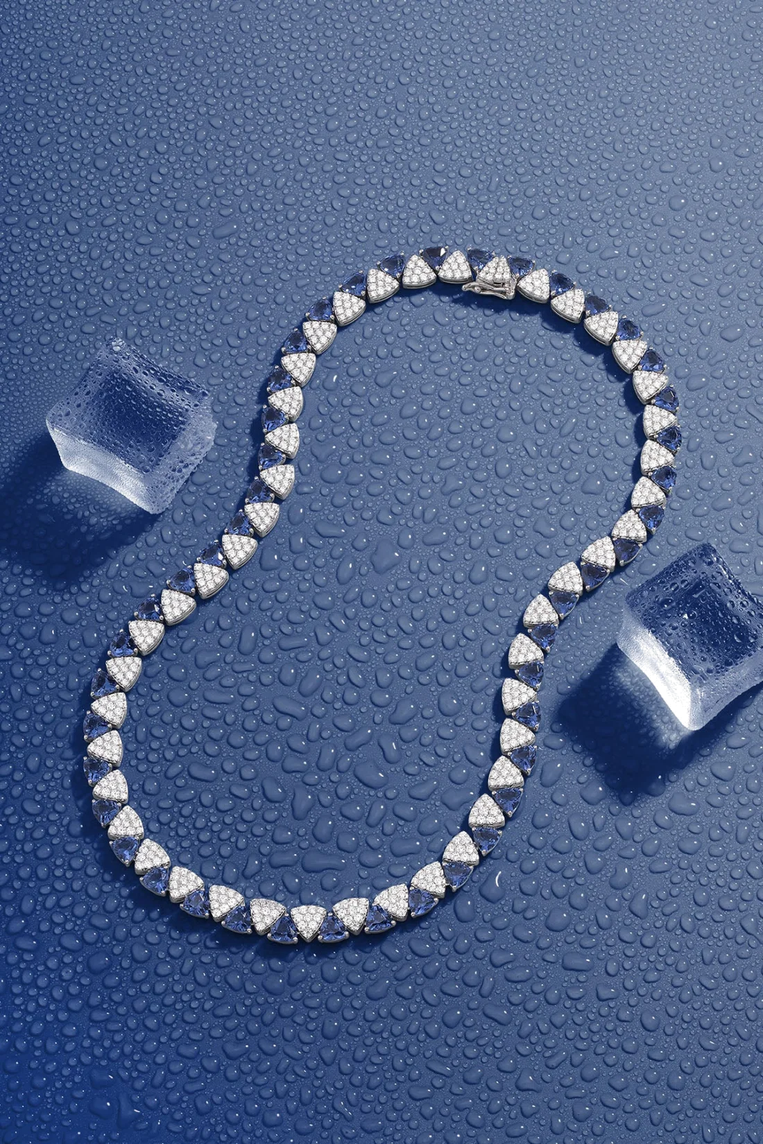 Collier ajustable pour femme APM Monaco AC7281XDKB Triangle Fuchsia et Argent 925 vue 3