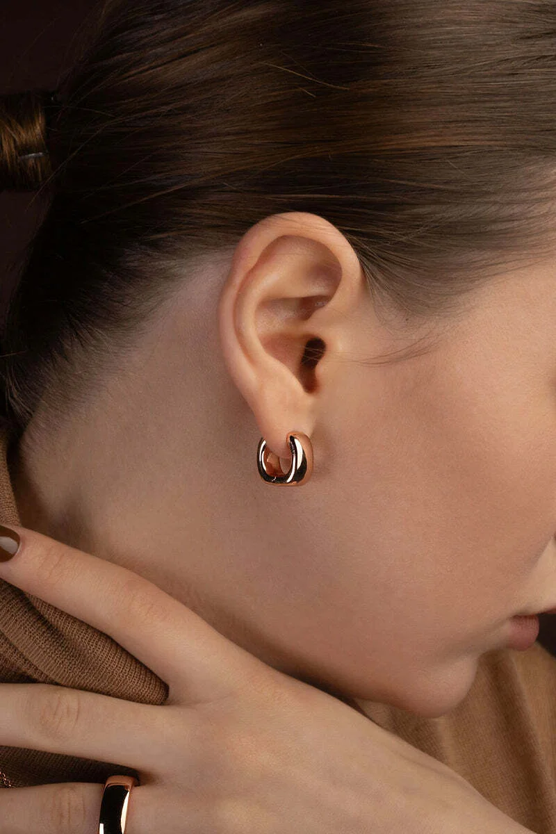 Boucles d'oreilles créoles APM Monaco x Charles Leclerc Chunky Rose plaqué or rose 18 carats - Réf. PE15402 - Pour femme vue 3