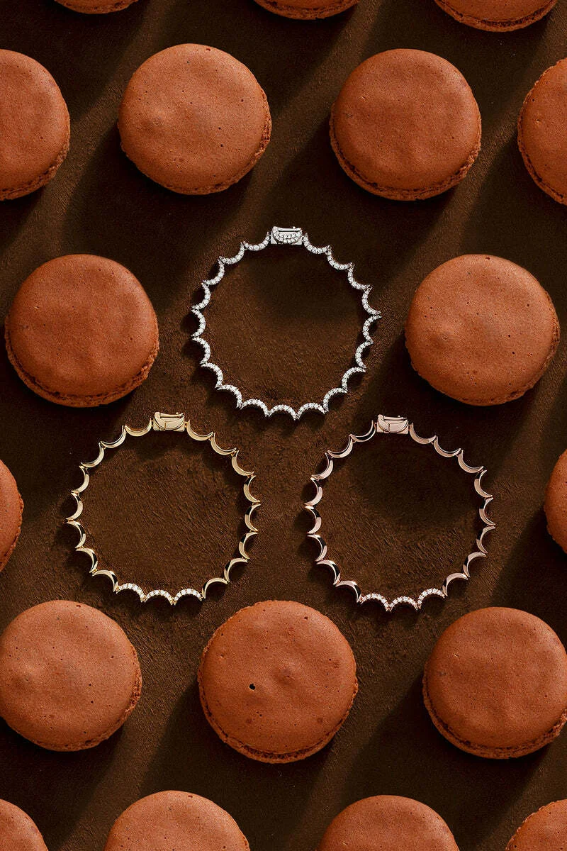 Bracelet APM Monaco Wavy Up and Down YB5401OX en métal plaqué or jaune 18 carats pour femme vue 4