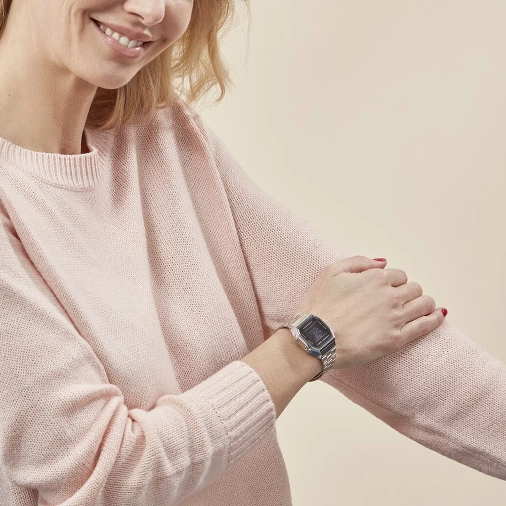 Montre Casio Vintage A168WEM-1EF - Cadran Noir Miroir, Bracelet Acier Inoxydable Argent - Unisexe vue 4