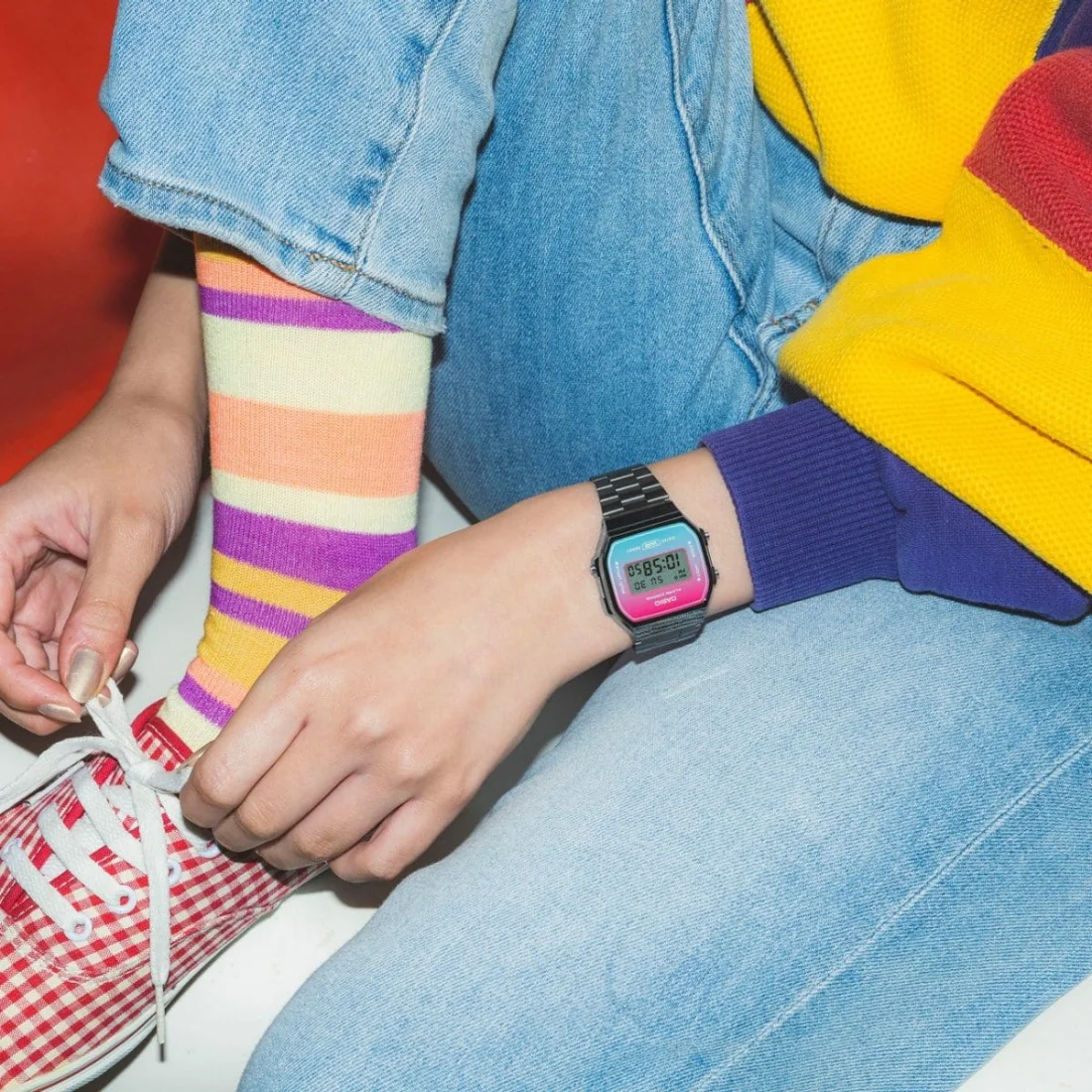 Montre Casio Vintage A168WERB-2AEF - Boîtier Anthracite, Cadran Turquoise et Rose - Unisexe vue 3