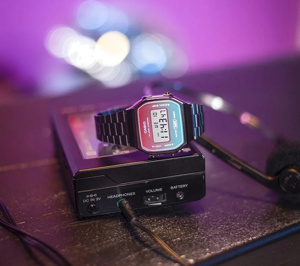 Montre Casio Vintage A168WERB-2AEF - Boîtier Anthracite, Cadran Turquoise et Rose - Unisexe vue 4