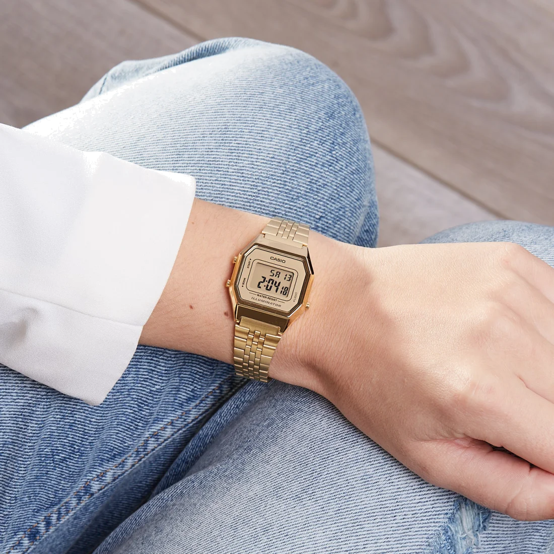 Montre Casio Vintage LA680WEGA-9EF digitale dorée unisexe vue 4