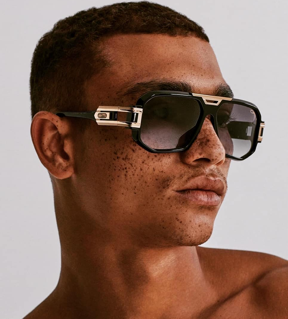 Lunettes de soleil Cazal 675 001 pour Homme - Monture rectangle acétate noir et or vue 3