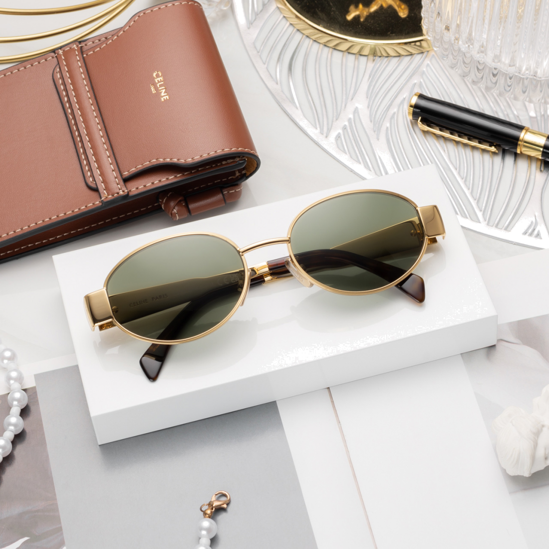 Lunettes de soleil Celine Triomphe 01 - Monture métal ovale CL40235U - Femme vue 5