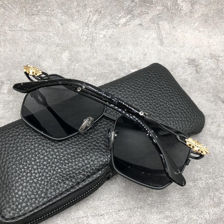 Lunettes de soleil Chrome Hearts Ripping forme aviator en métal - Noir - Or vue 3