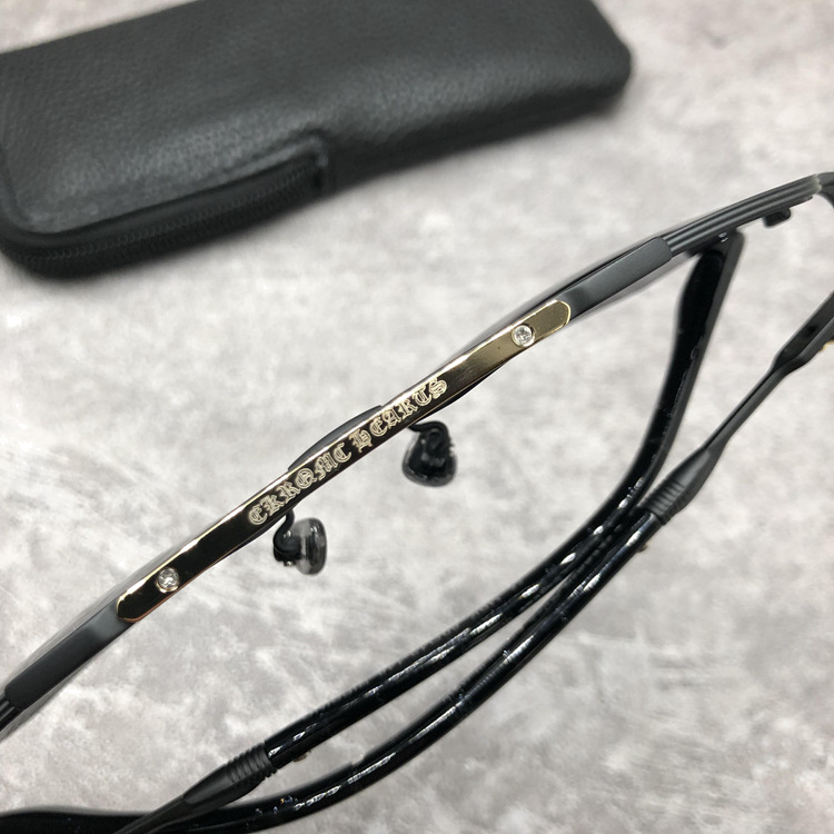 Lunettes de soleil Chrome Hearts Ripping forme aviator en métal - Noir - Or vue 5