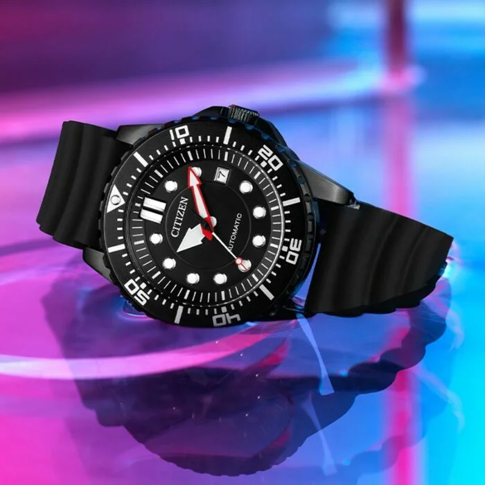 Montre Citizen NJ0125-11E Automatique Homme Cadran Noir Bracelet Silicone vue 4