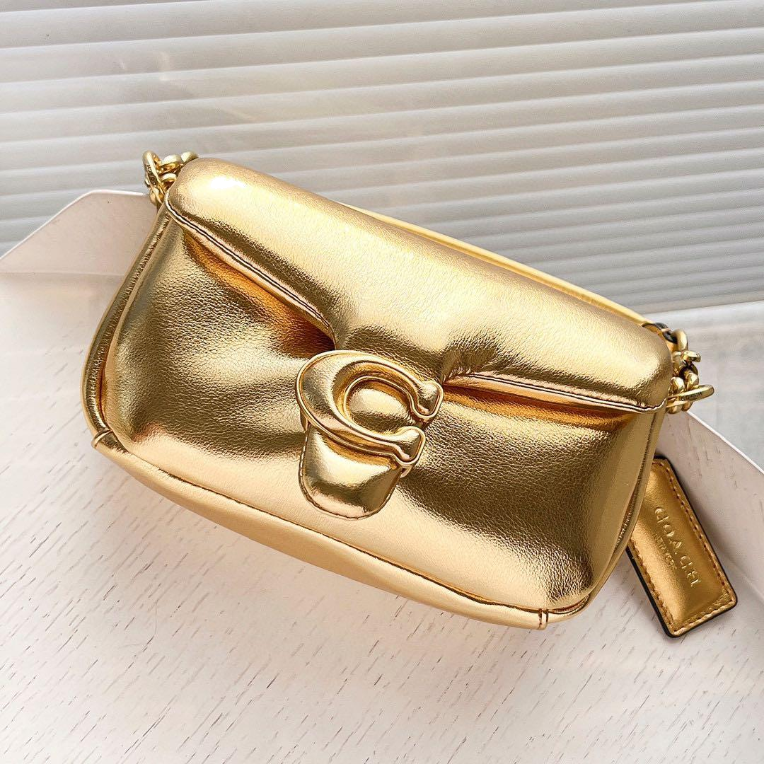 Sac à bandoulière Coach Pillow Tabby 18 en cuir nappa - Or vue 4