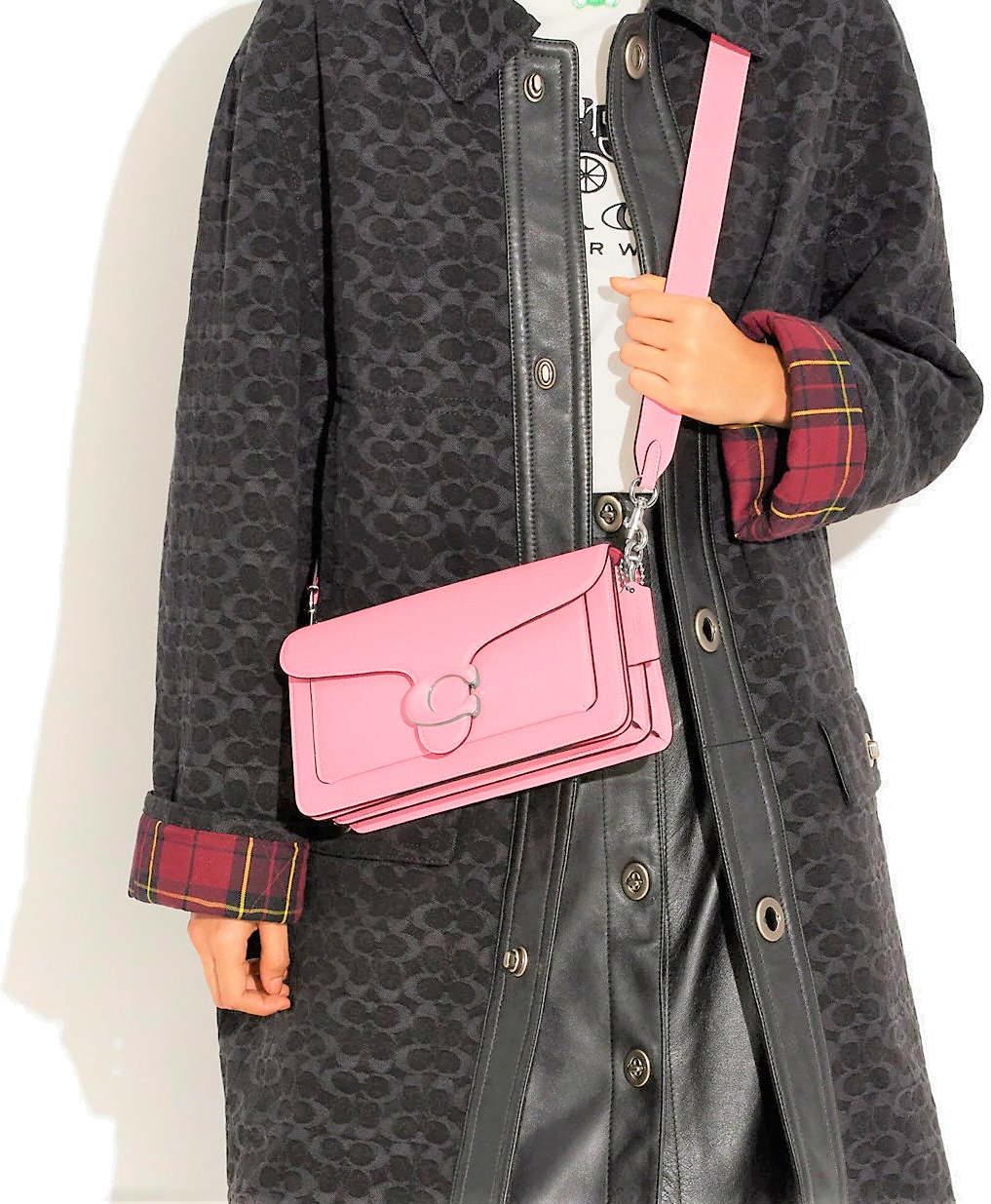 Sac besace à bandoulière Coach Tabby 26 en cuir grainé - Rose vue 2