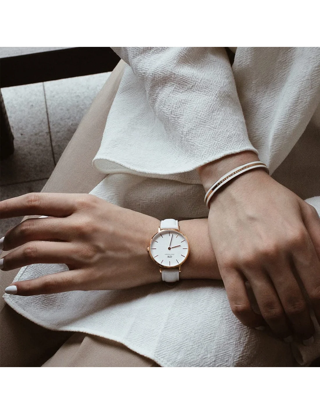 Montre Femme Daniel Wellington Classic DW00100189 - Cadran blanc, boîtier or rose, bracelet cuir blanc vue 5