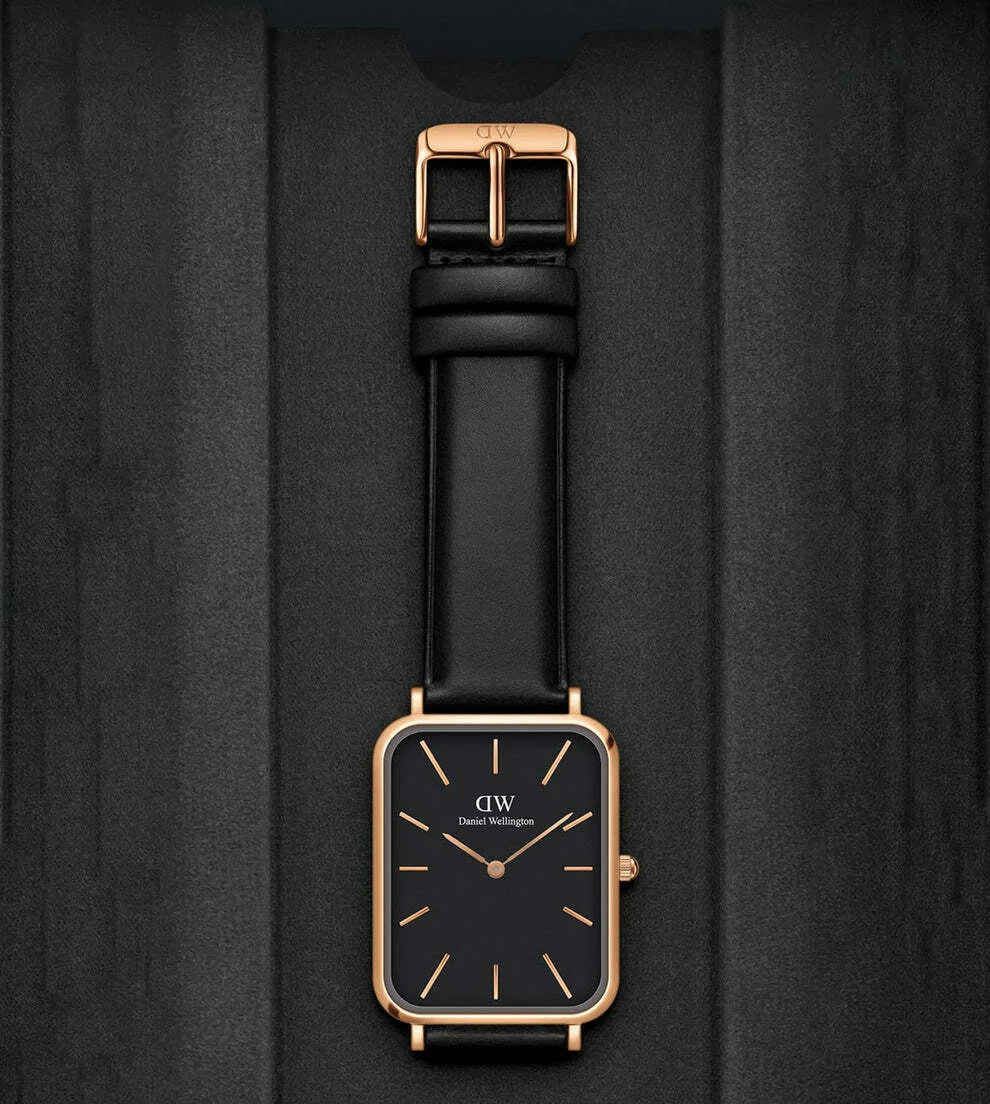 Montre Femme Daniel Wellington DW00100449 Boîtier Rectangulaire Or Rose, Cadran Noir, Bracelet Cuir vue 4