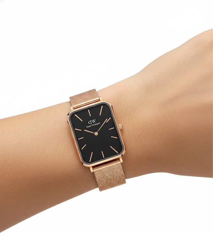 Montre Femme Daniel Wellington DW00100466 Cadran Rectangulaire Noir Onyx et Maille Milanaise Or Rose vue 4