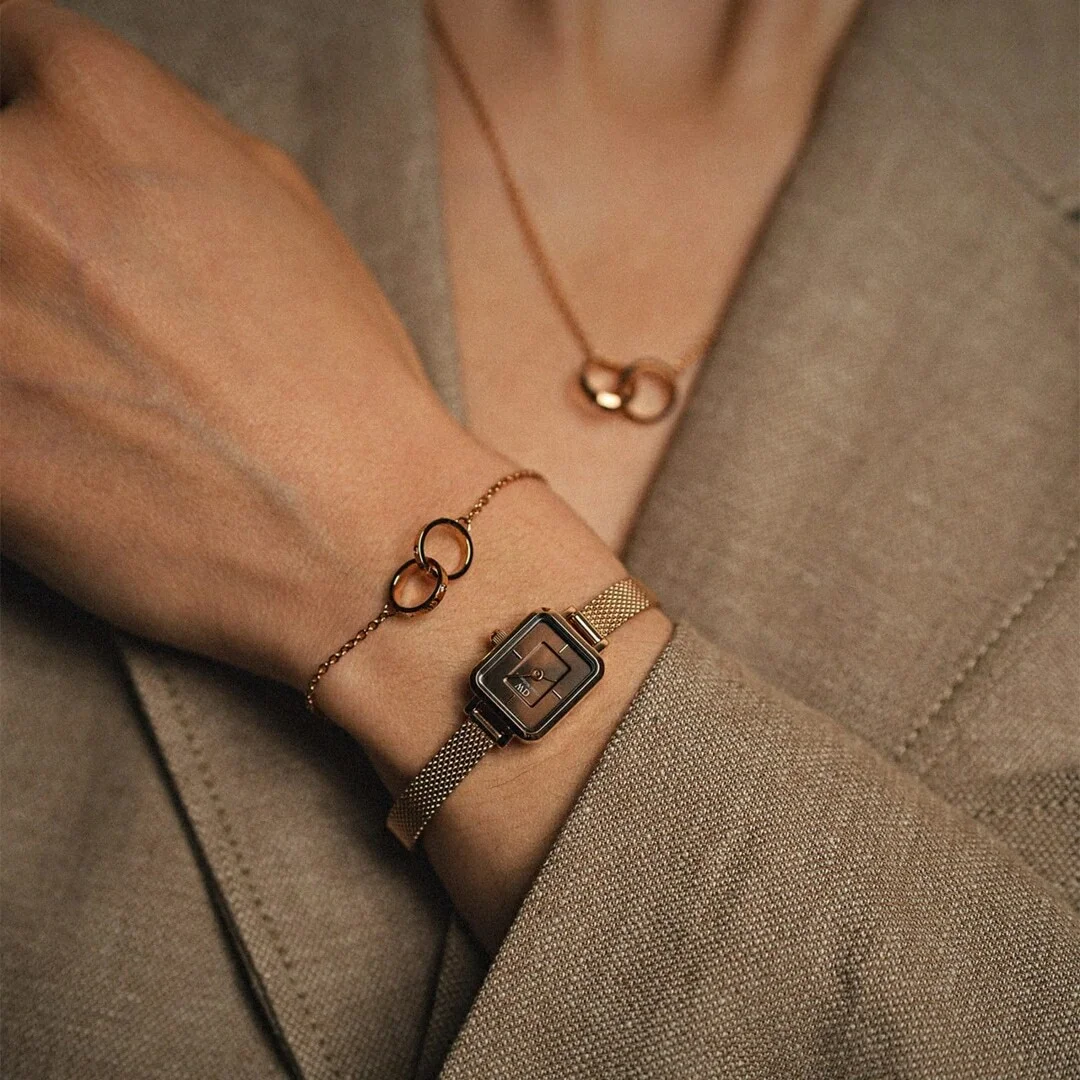 Montre Femme Daniel Wellington DW00100649 Quadro Mini - Cadran Ambré, Maille Milanaise Or Rose vue 3