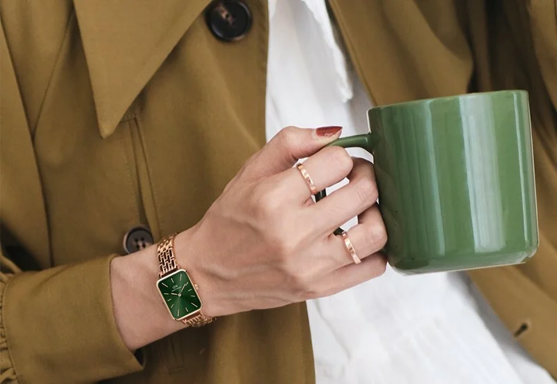 Montre Femme Daniel Wellington DW00100659 Cadran Vert Rectangulaire Bracelet Or Rose Acier vue 4