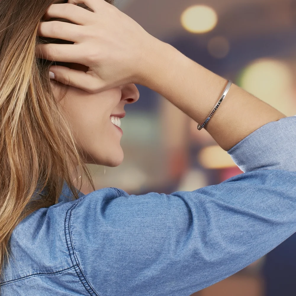 Bracelet Classic Jonc argenté pour femme Daniel Wellington DW00400004 vue 4