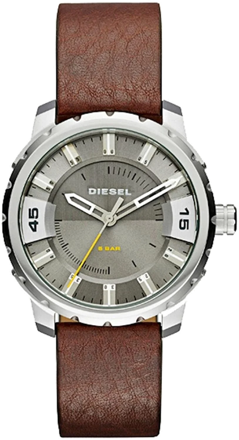 Montre Diesel Stronghold DZ1724 pour Homme - Cadran Gris, Bracelet Cuir Marron