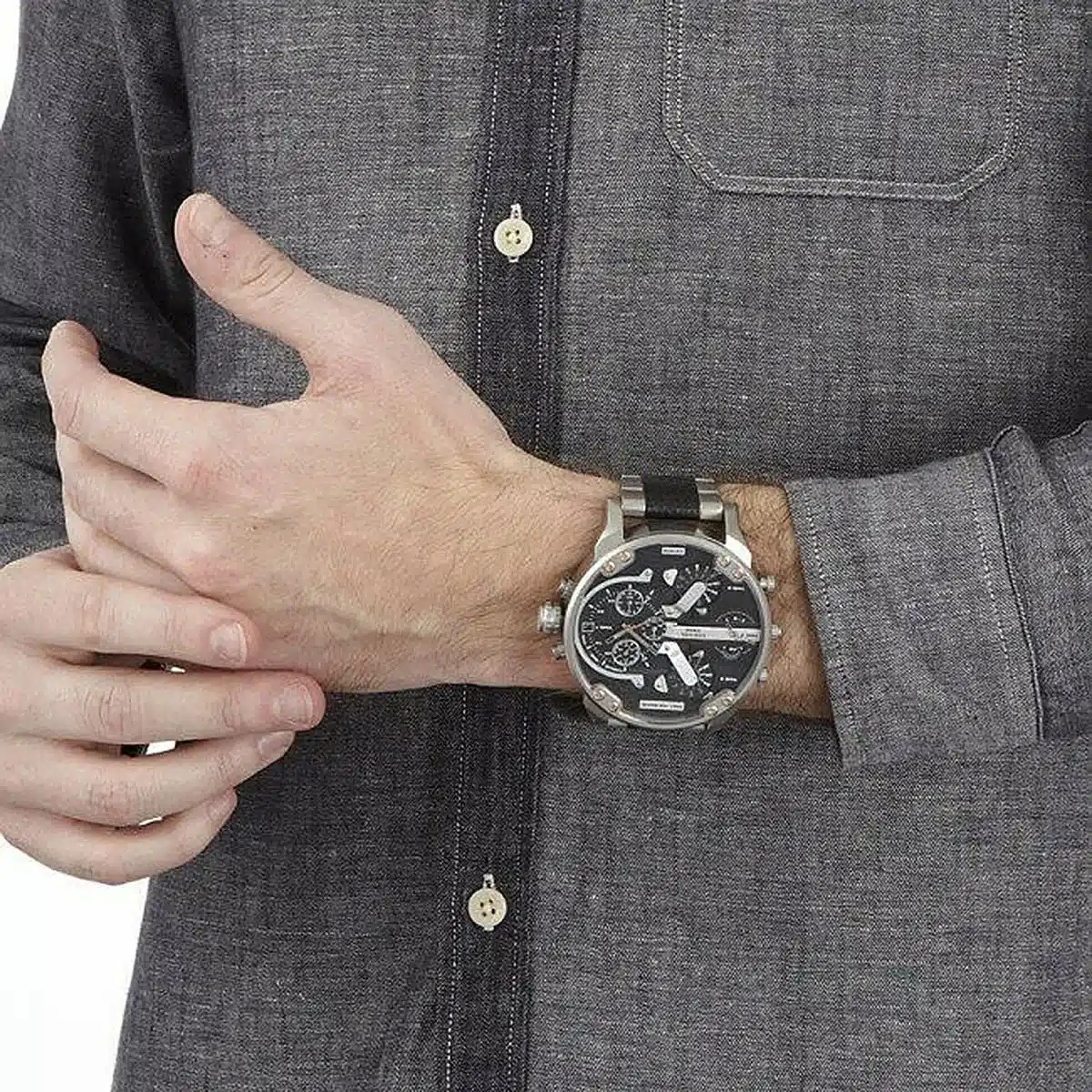 Montre Diesel Mr Daddy noire DZ7349 avec double fuseau horaire vue 4