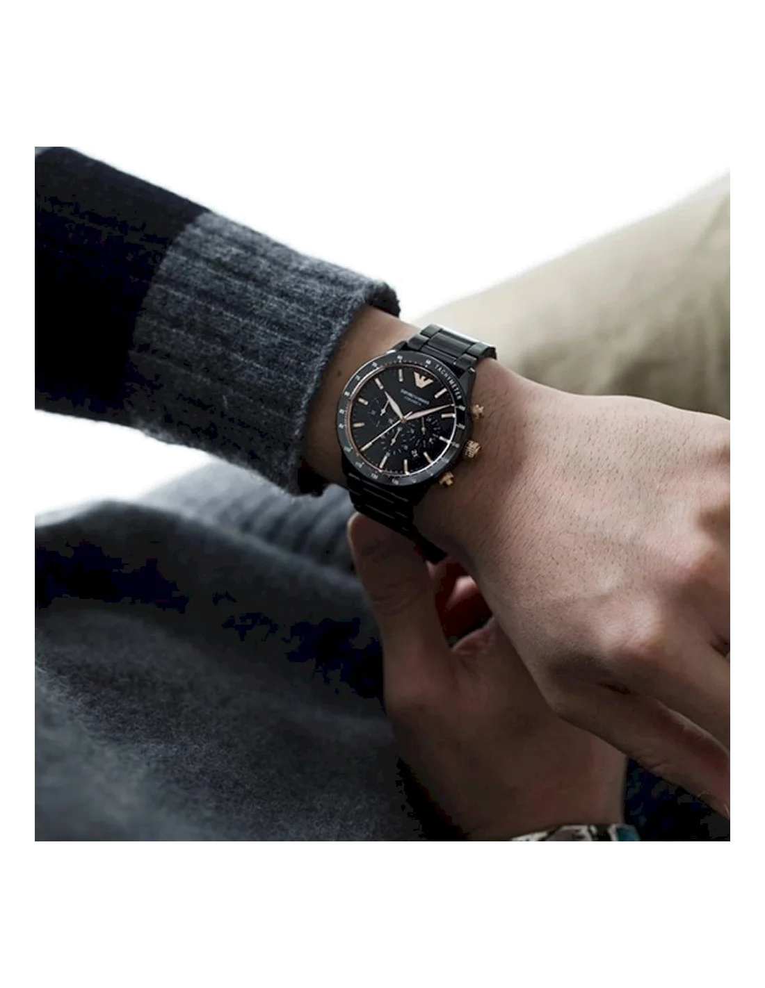 Montre Homme Emporio Armani AR70002 - Chronographe en Céramique Noire vue 4