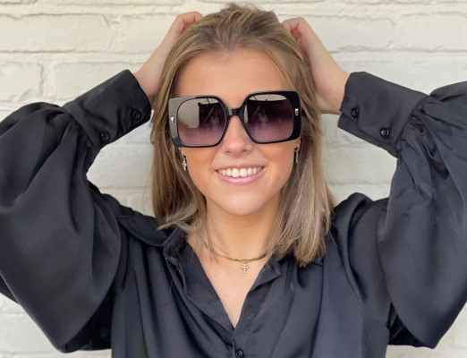 Lunettes de Soleil Fendi FE40036U forme carée - Noir vue 3