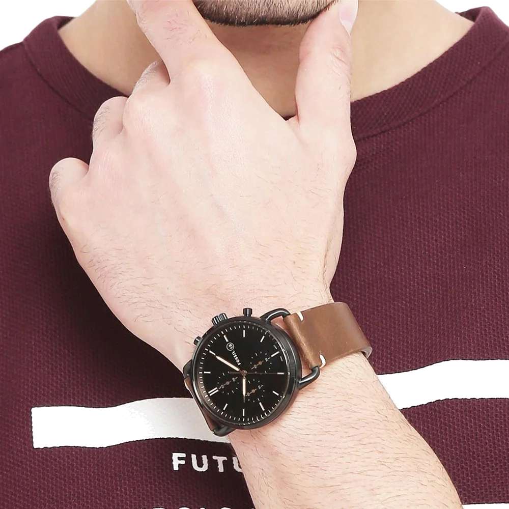 Montre Homme Fossil The Commuter FS5403, cadran noir et bracelet cuir marron vue 4