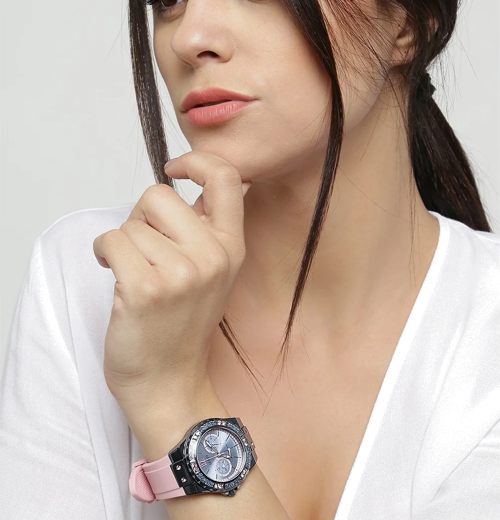 Montre Femme Guess Limelight W0775L5 - Boîtier Bleu, Cadran Violet, Bracelet Rose vue 4