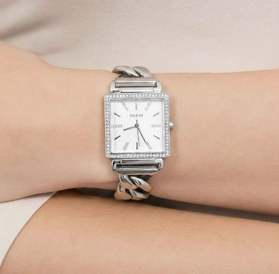Montre Femme Guess Vanity W1030L1 - Boîtier carré acier argenté avec cristaux vue 4