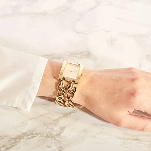 Montre Guess Heavy Metal W1117L3 pour Femme - Cadran et bracelet acier or rose vue 4