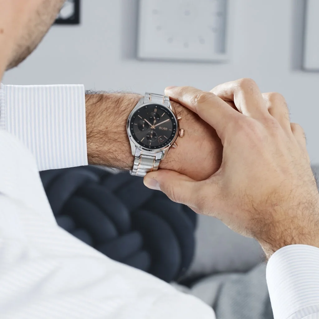 Montre Homme Hugo Boss Grand Prix 1513473 - Cadran Noir, Bracelet Acier Bicolore Argent vue 4