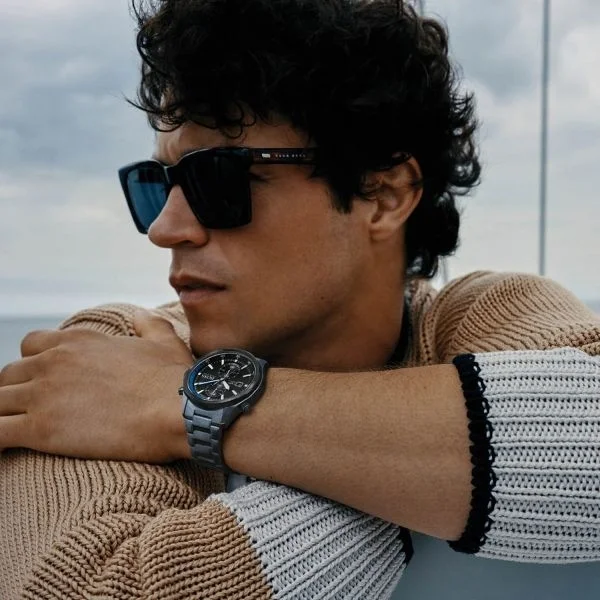 Montre Homme Hugo Boss Globetrotter 1513824 - Chronographe Cadran Bleu Mat Bracelet Acier vue 4