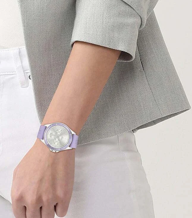 Montre Lacoste Swing 2001300 pour Femme - Cadran Argent Multifonctions, Bracelet Silicone Lilas vue 4