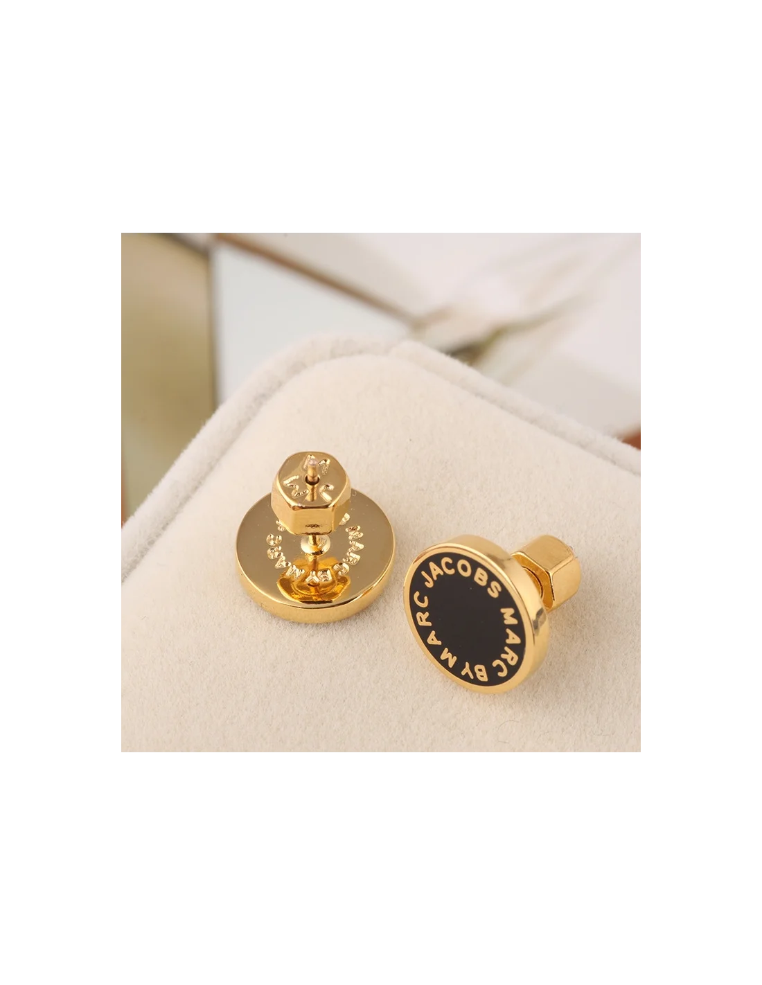 Boucles d'oreilles Marc by Marc Jacobs disque noir en acier doré vue 2