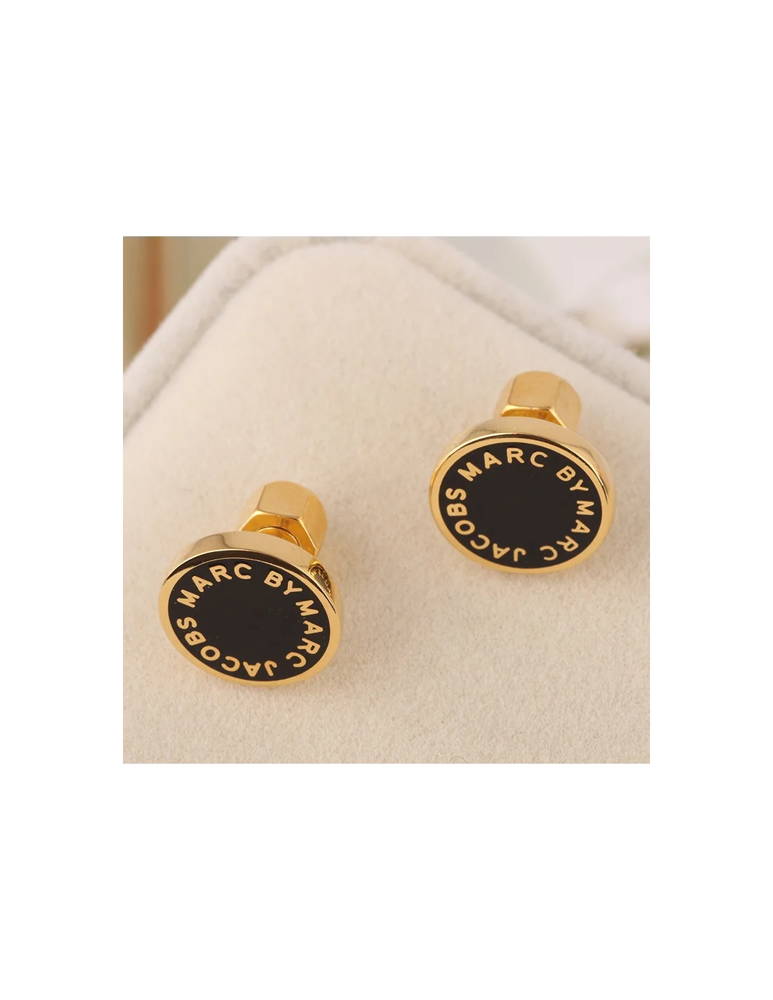 Boucles d'oreilles Marc by Marc Jacobs disque noir en acier doré vue 4
