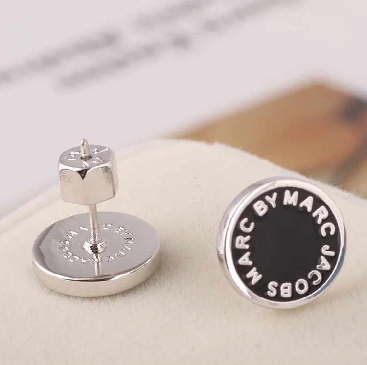 Boucles d'oreilles femme Marc by Marc Jacobs disque noir acier inoxydable - Réf. 106674 vue 3