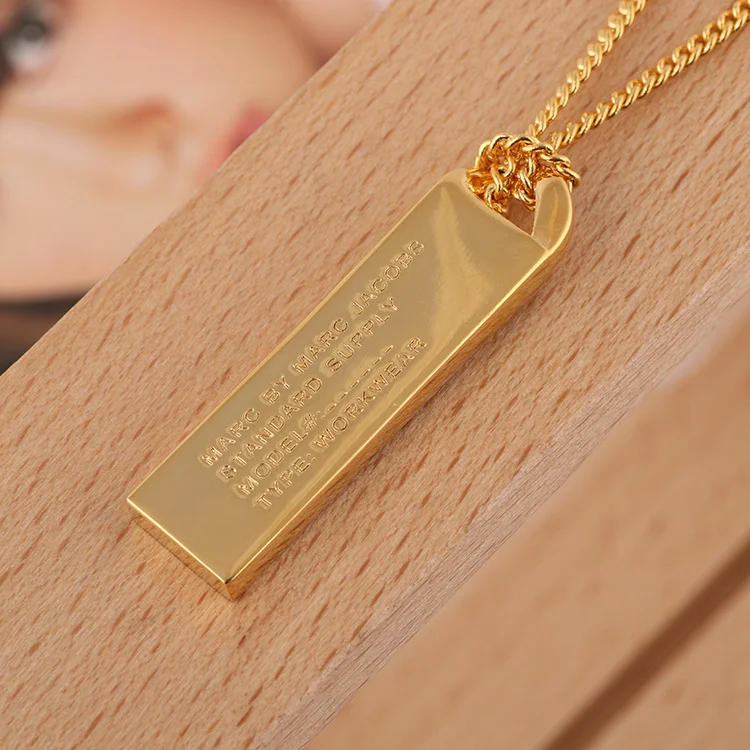 Collier chaine Marc by Marc Jacobs en acier plaqué doré avec plaque logo - Réf. M3PE597/80096 vue 3