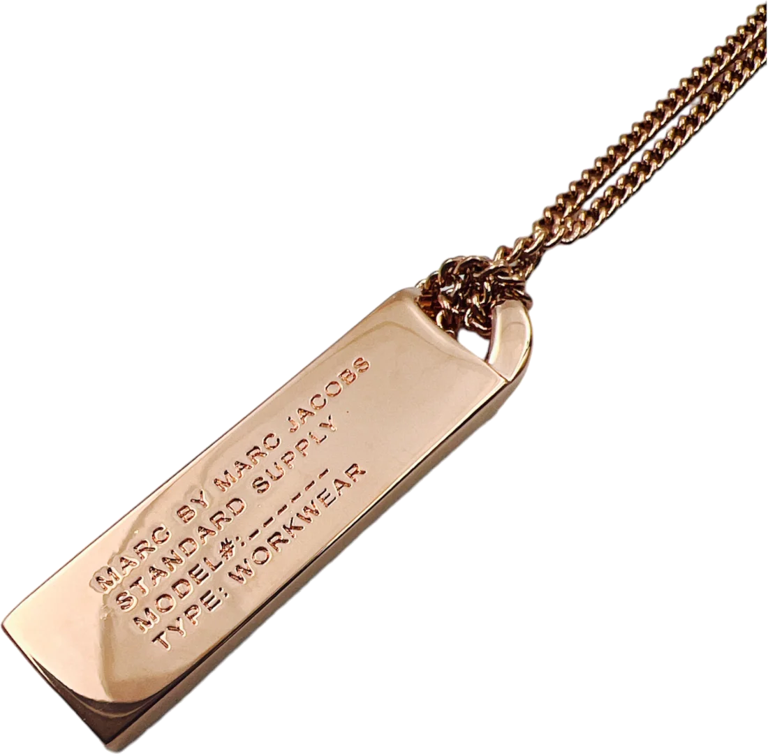 Collier chaine Marc by Marc Jacobs en acier plaqué or rose avec plaque logo - Réf. 109244