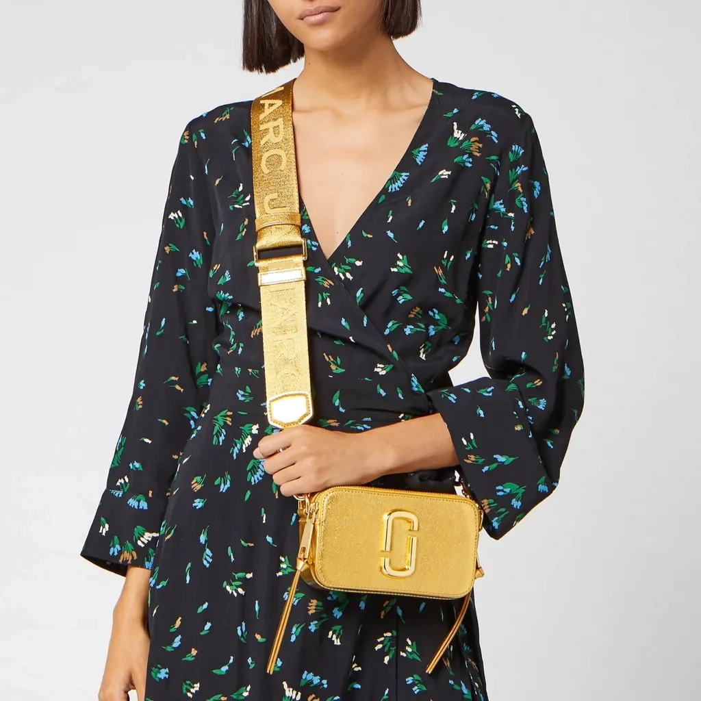 Sac à main bandoulière Marc Jacobs The Snapshot, cuir métallique doré, réf. M0015323-710 vue 5