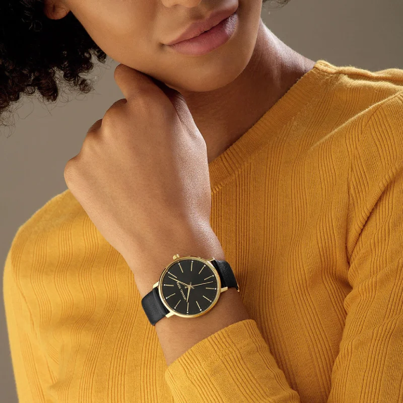 Montre Femme Michael Kors Pyper MK2747 - Cadran Noir, Boîtier Or, Bracelet Cuir Noir vue 5