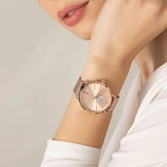 Montre Michael Kors MK3845 pour Femme en Acier Or Rose avec Maille Milanaise vue 5