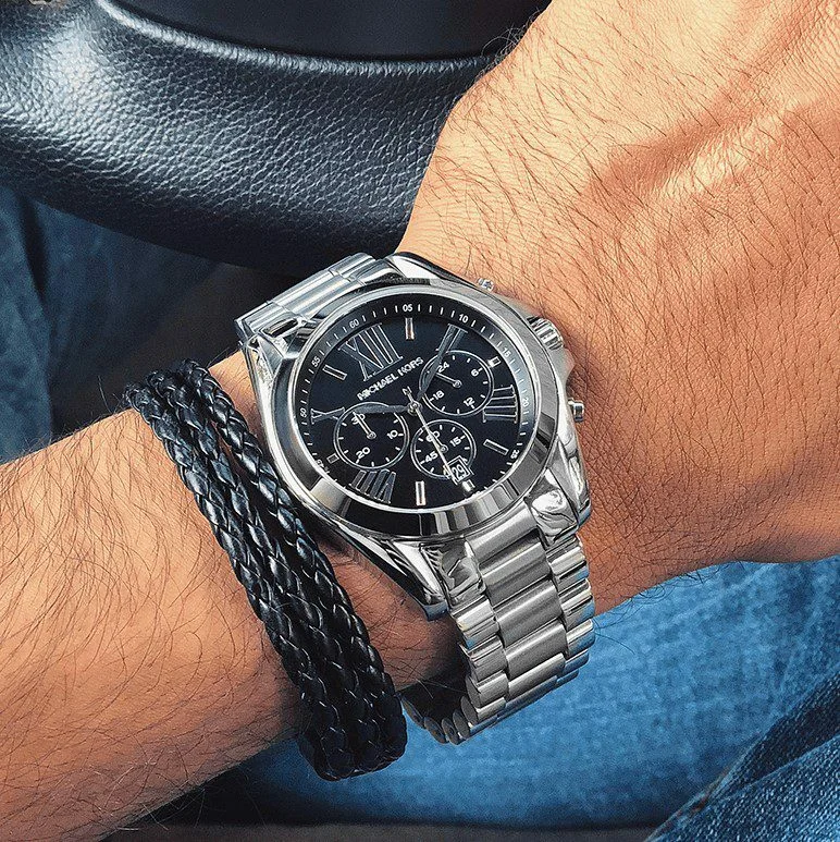 Montre Michael Kors MK5705 Chronographe Unisexe en Acier Inoxydable Noir et Argent vue 4