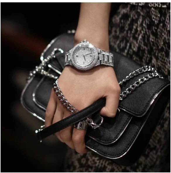 Montre Femme Michael Kors MK5869 Camille Cadran Argenté Pavé de Cristaux vue 4