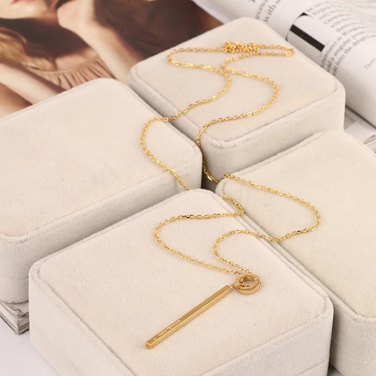 Collier Michael Kors Lariat MKJ4681710 avec barre pendante 3D en acier inoxydable doré vue 3