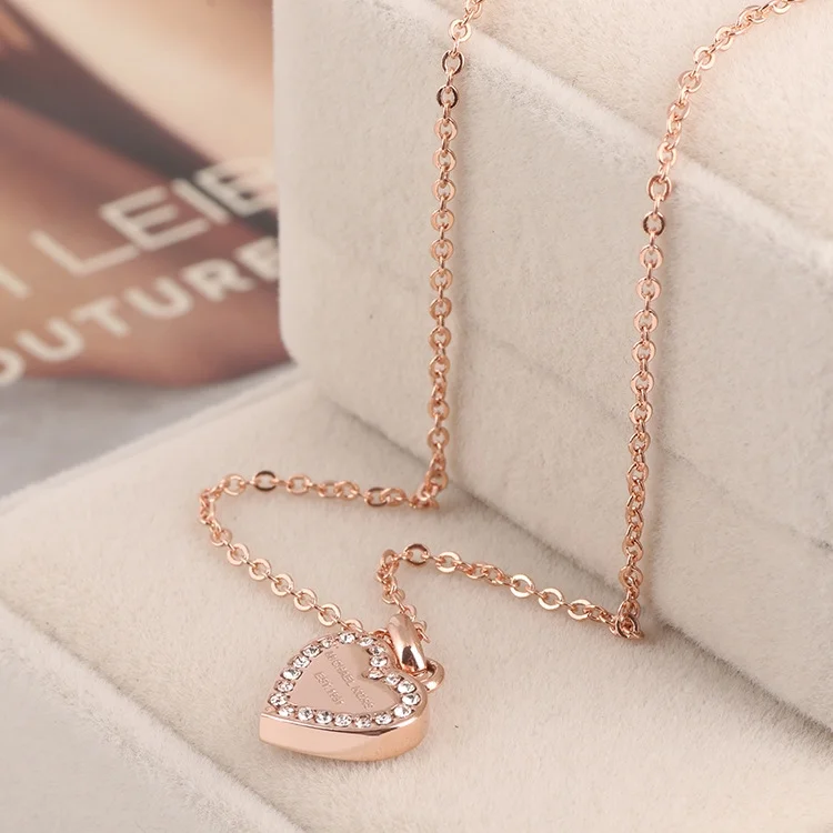 Collier Michael Kors MKJ3971791 coeur orné de brillants en acier or rose vue 3