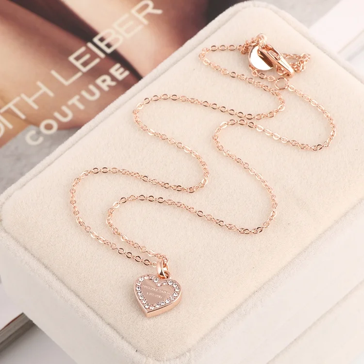 Collier Michael Kors MKJ3971791 coeur orné de brillants en acier or rose vue 4