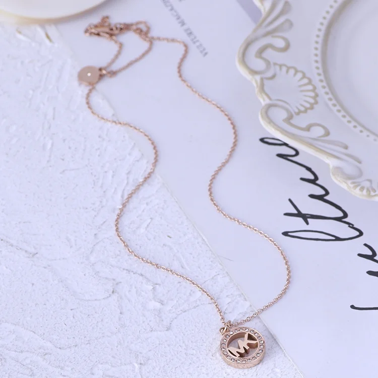 Collier Michael Kors MKJ4734791 en acier inoxydable avec logo MK orné de brillants vue 2