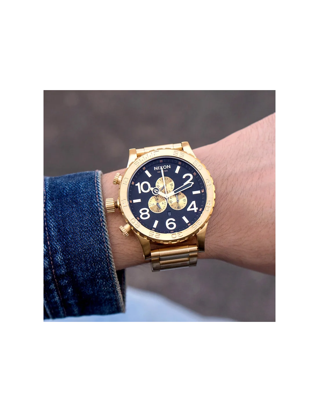 Montre Homme Nixon The 51-30 Chrono A083-510, boîtier et bracelet acier doré vue 4