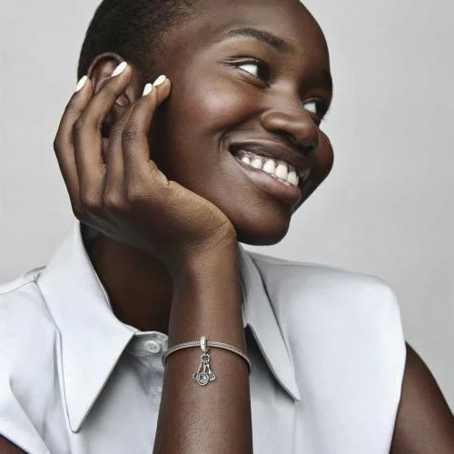 Charm Pandora argent 925 pour femme, référence 799531C01, thème cuisine avec spatule, poêle et fouet vue 4